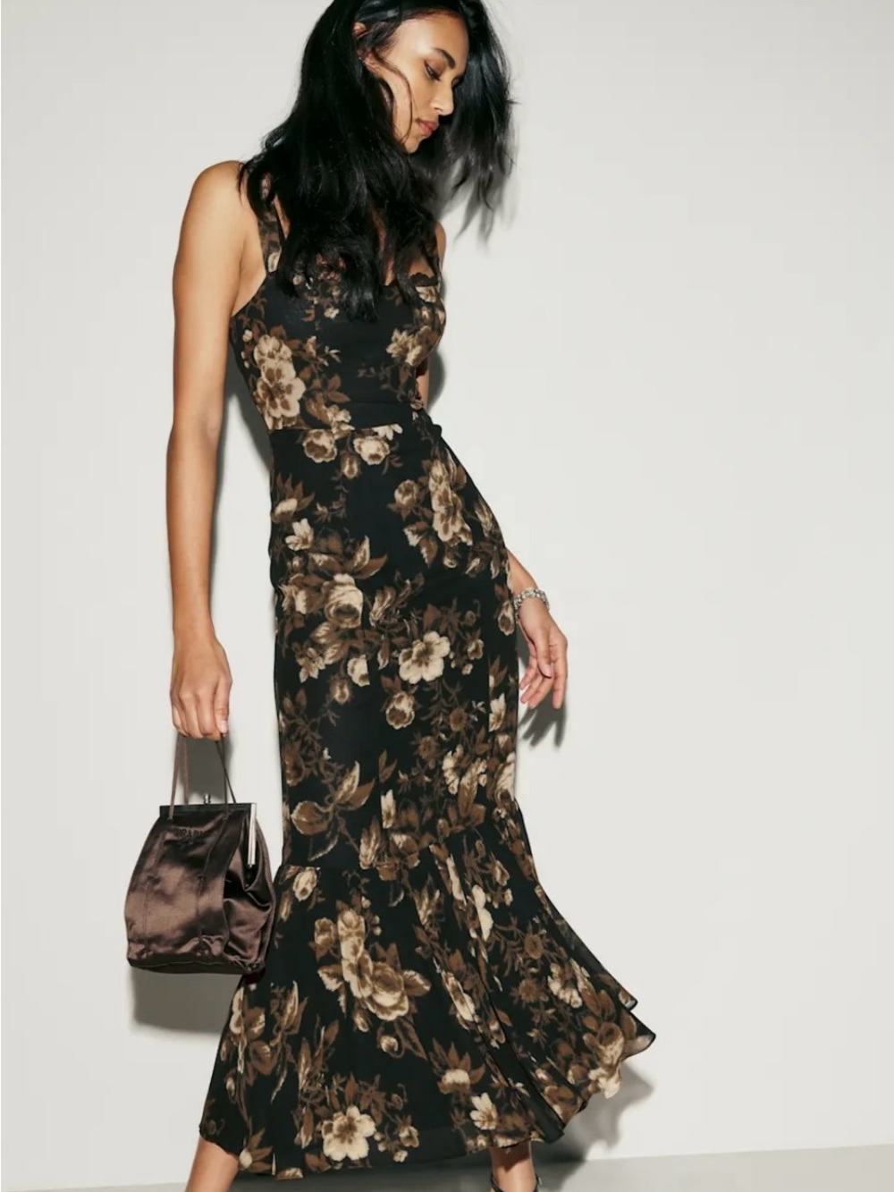 Reformation Irisa Dress in Grand Dame Floral Fit-and-Flare Midi Dress - Picture 2 of 3